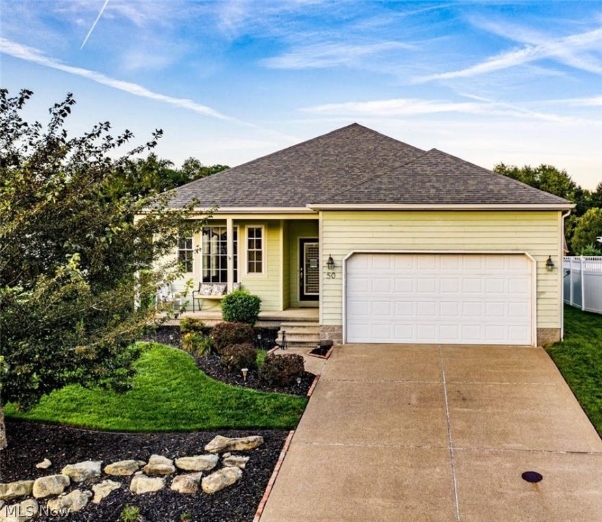 Move-in ready!  This immaculate four-bedroom, 2.5 bath ranch home with beautiful dark hardwood flooring and open concept is situated on a double lot in the Silo's Subdivision.  The large room sizes and 51x14 bonus room give you plenty of space!