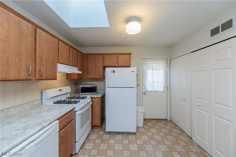 Tiny photo for 2217 Heather Lane #5, Twinsburg, OH 44087 (MLS # 5187456)