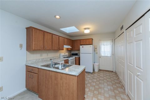 Tiny photo for 2217 Heather Lane #5, Twinsburg, OH 44087 (MLS # 5187456)