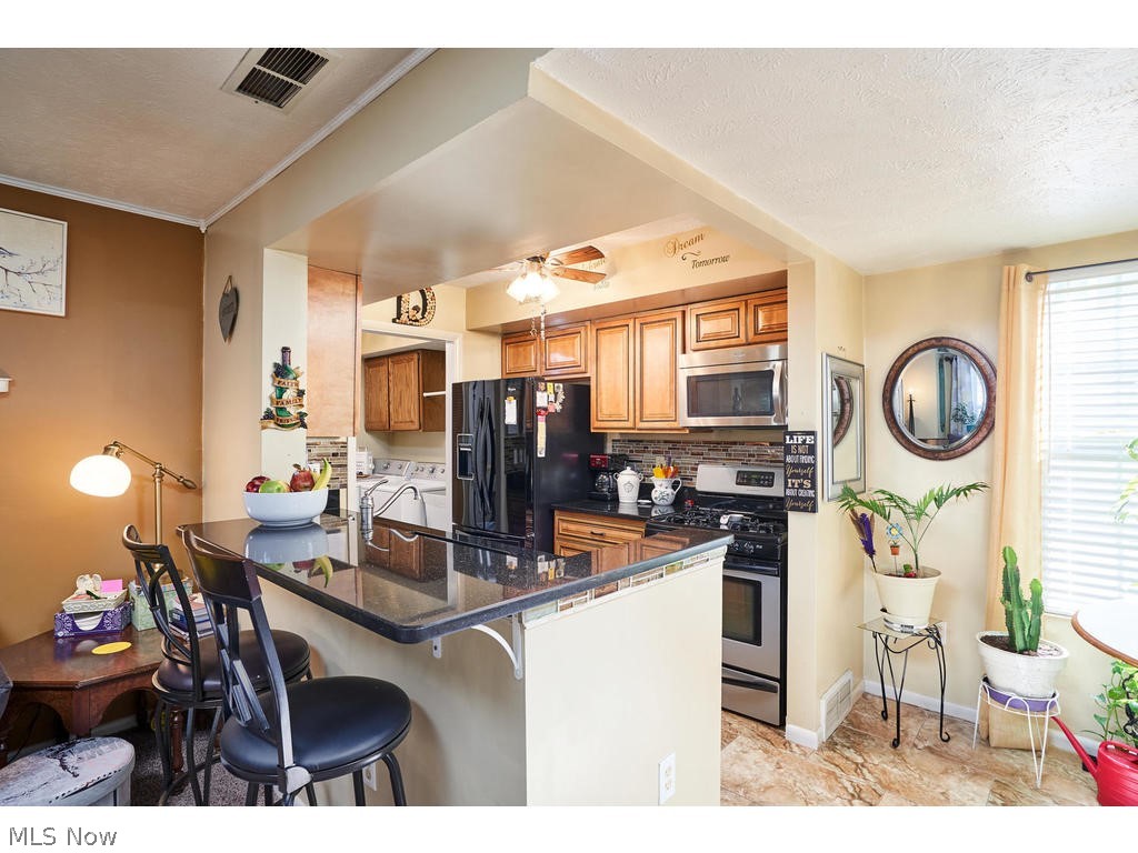 Courtyards Woodbury Condo - Residential