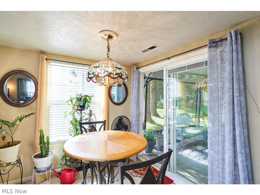 Courtyards Woodbury Condo - Residential