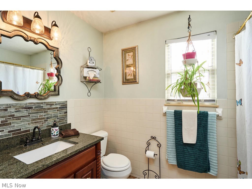 Courtyards Woodbury Condo - Residential