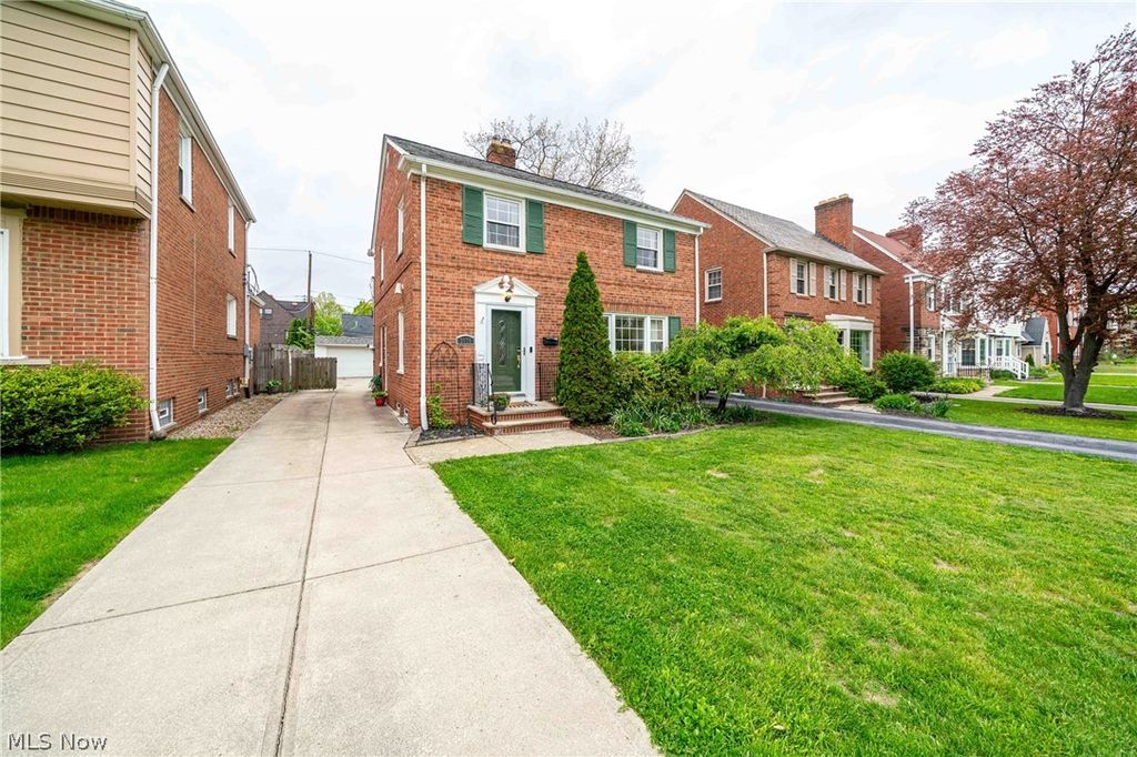 Photo of 3678 Lynnfield Road, Shaker Heights, OH 44122 (MLS # 5210740)