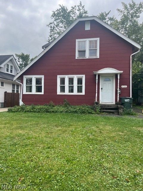 Homes For Sale - 9722 Robinson Avenue<br/> Garfield Heights, OH 44125