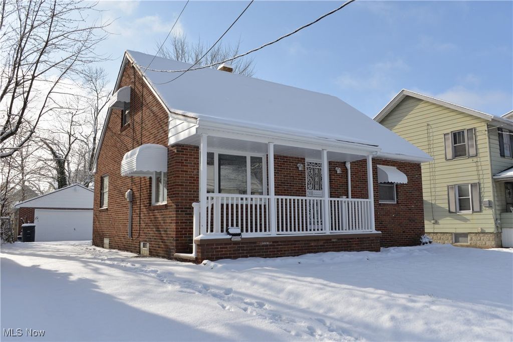 Photo of 1068 Wyley Avenue, Akron, OH 44306 (MLS # 5175309)