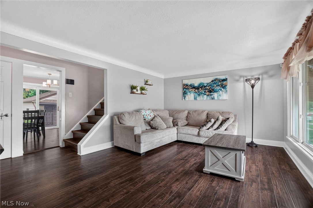 2239 Larchmont Drive