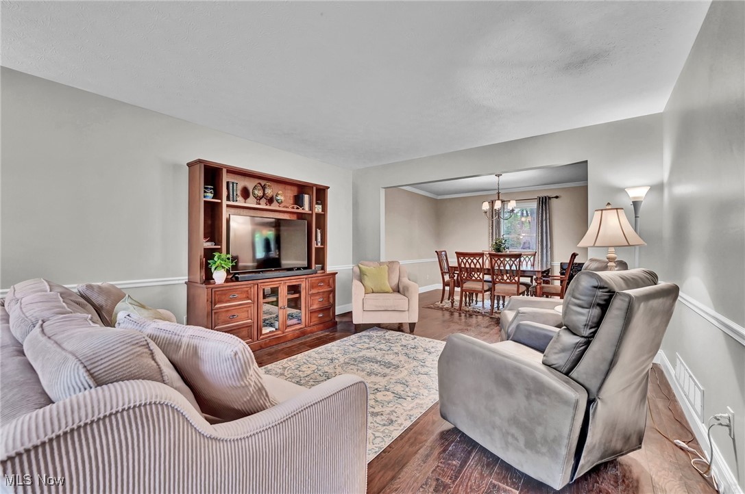 13483 Tradewinds Drive, Strongsville, Ohio image 4