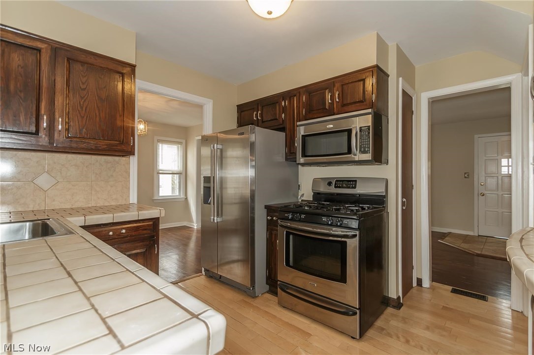 Alden B Hore Cos Lyndhurst Ma - Residential