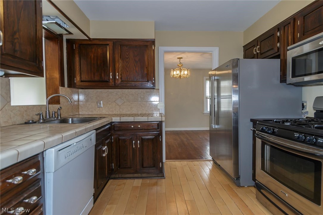 Alden B Hore Cos Lyndhurst Ma - Residential