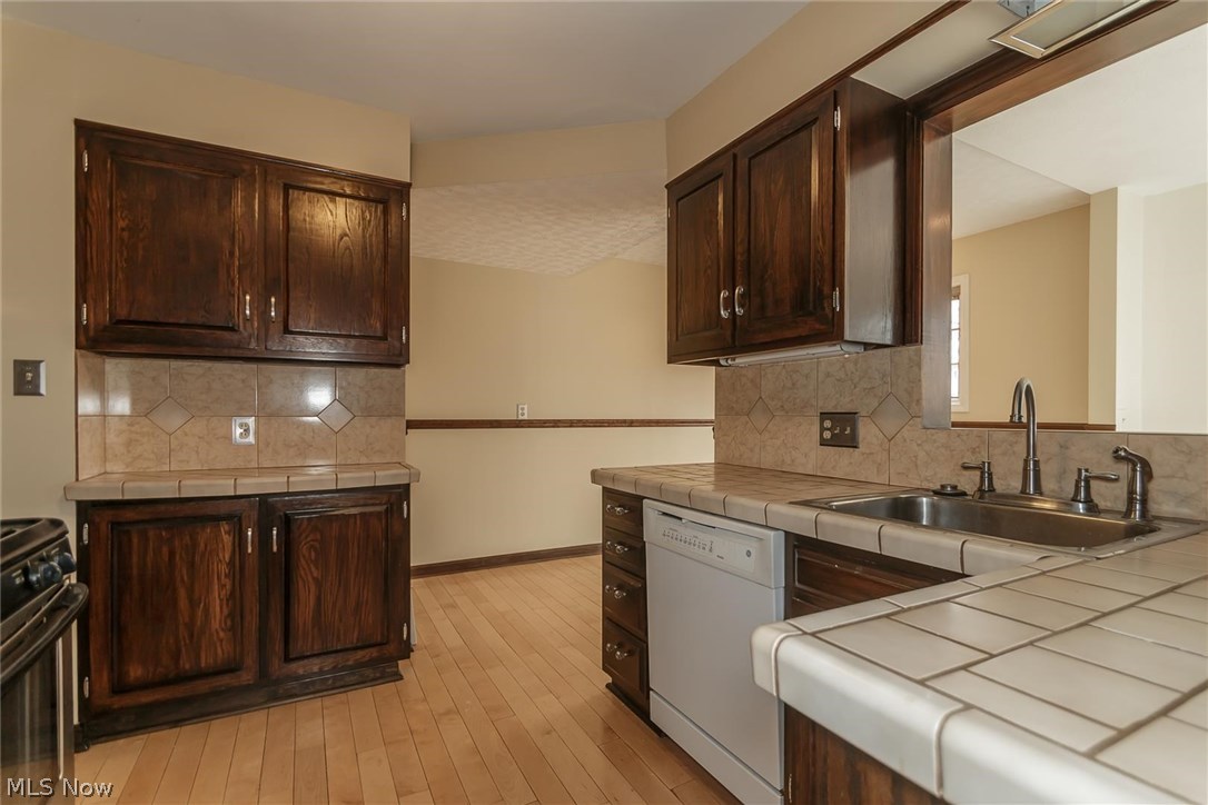 Alden B Hore Cos Lyndhurst Ma - Residential