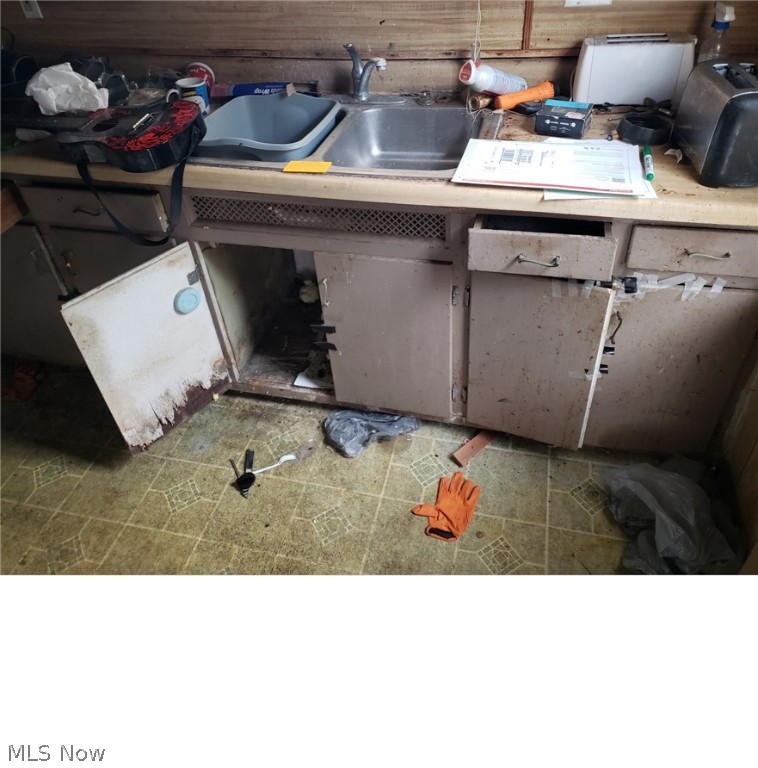 Shaker - Residential