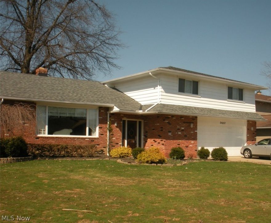 Beautifully updated split level on a great street! Large tiled foyer with walk in closet. Vaulted living room with large window and custom blinds. Bright eat in kitchen has Jenn-Air stainless steel refrigerator, double wall ovens and a great view of the backyard. First floor laundry and half bath. Master bedroom has private bath with a large walk in shower. All bedrooms are generously sized and have great closet space. Finished basement with additional storage space. Private yard just waiting for your next barbeque! 

No Pets!