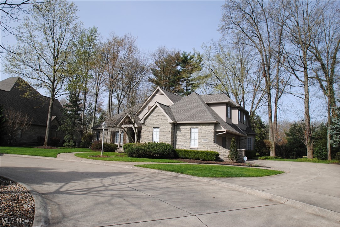 2033 Acadia Trace Trce, Westlake, Ohio image 2