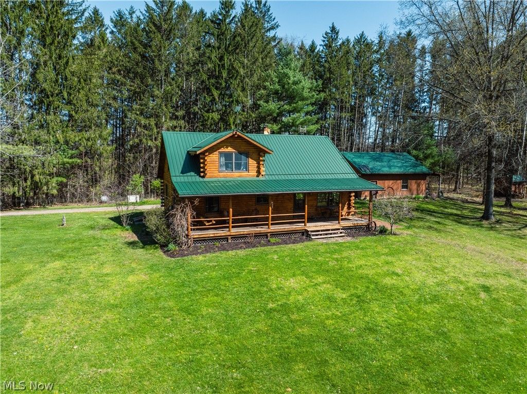 Photo of 31370 Cadiz Dennison Road, Uhrichsville, OH 44683 (MLS # 5197638)