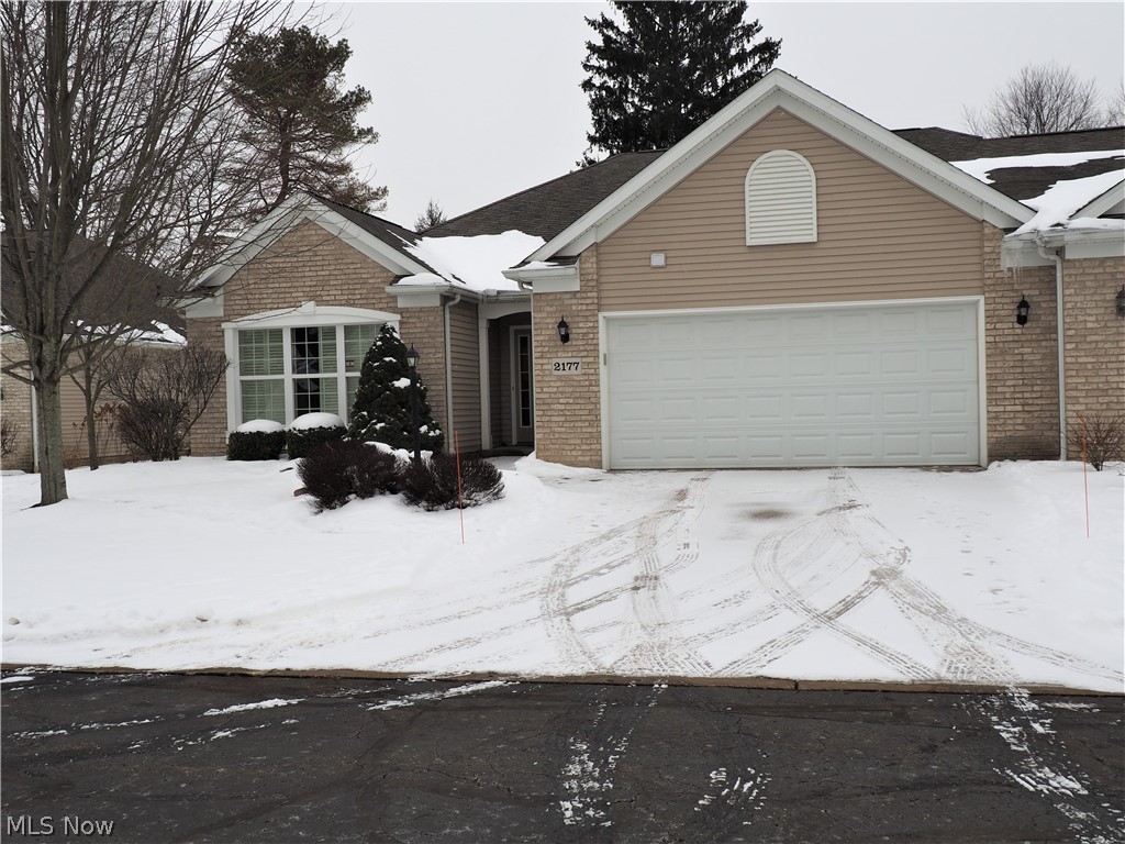 HOA $435 QUARTERLY. Great location in Stratford Green. Wonderful 2 bedroom, 2 bath cluster home ranch on a cul-de-sac Skylights in vaulted ceiling in great room. Large master suite with private bath with Jetted tub plus walk-in shower. Roomy walk-in closet in master. Large foyer entry with wood floors leads to a bonus room great for an office or den then to the spacious eat-in kitchen with wood floors. Appliances stay. First floor laundry, washer and dryer stay..