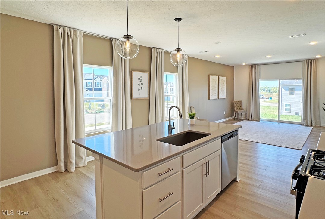 Orchard Park Twnhms #1 - Residential Lease