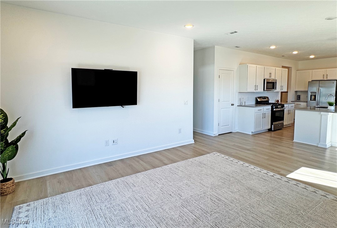 Orchard Park Twnhms #1 - Residential Lease