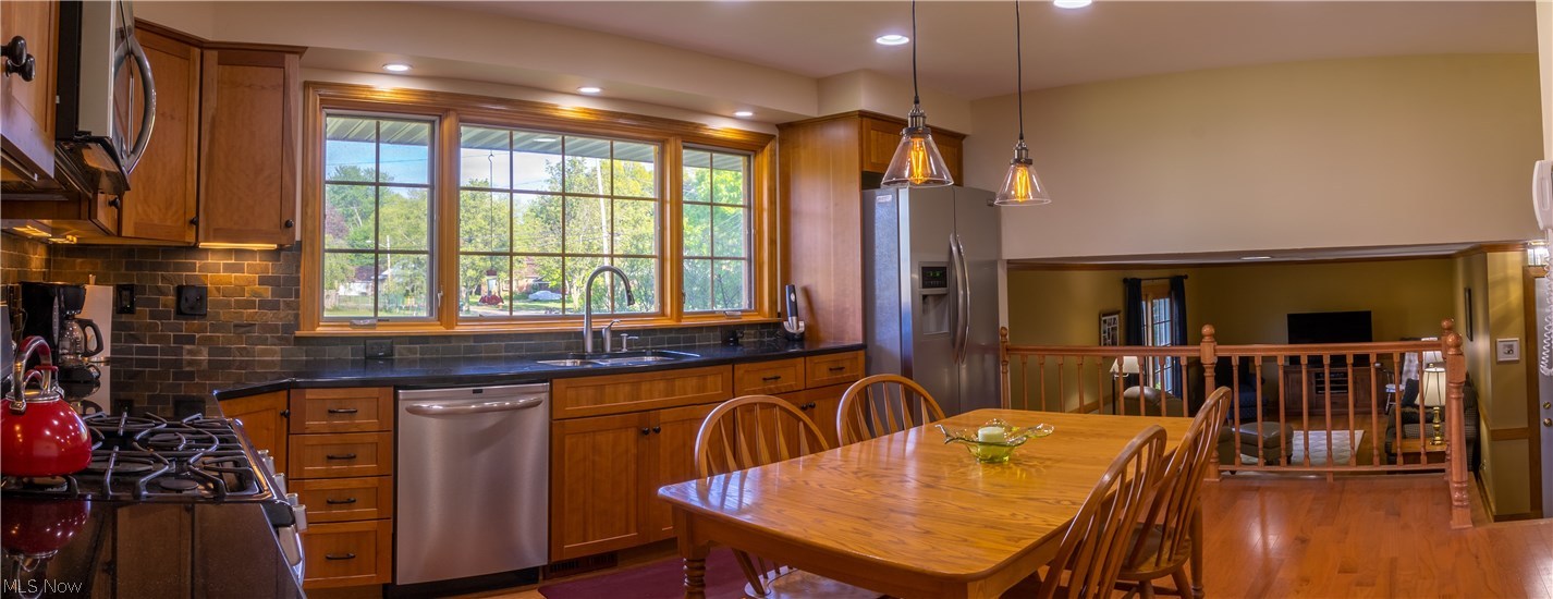 R A Galls R & R 01 - Residential