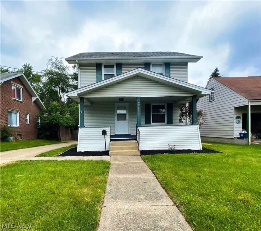 Beautiful  three possible four bedroom home with many features and updates. Gorgeous oak woodwork, kitchen with breakfast bar, fenced in backyard, deck, large garage with extra storage. Updates include newer windows, newer roof, freshly painted walls, some newer flooring, new deck, and blown in insulation. Great home at a great price!