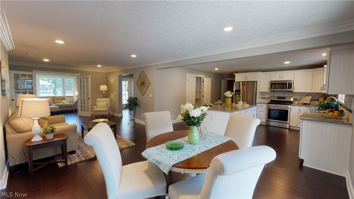 Royal Ridge - Residential