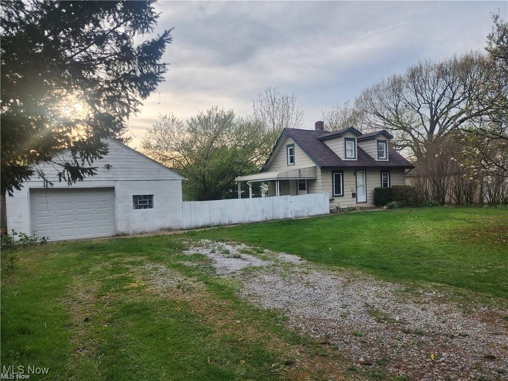 Private 2 bedroom, 1 bath home situated on almost a half acre in the city. Detached oversized 1 car garage. Fenced-in backyard with a covered patio. Kitchen complete with appliances, including dishwasher. Laundry hook-up located in the walk-out basement. Rental Qualification Checklist: -$50 application fee per adult occupant. -Credit score: 600+ -No recent bankruptcy. -No eviction history & no criminal history (involving sex, drugs, or violence) -Stable employment (must provide current pay stubs) -Monthly gross income must be at least 2.5 X Monthly Rent -First month's rent, security deposit, renters insurance, and transferred utilities required prior to move in. Pets are considered on a case-by-case basis.