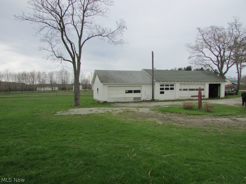 Photo of 17199 Leggett Road, Montville, OH 44064 (MLS # 5207356)