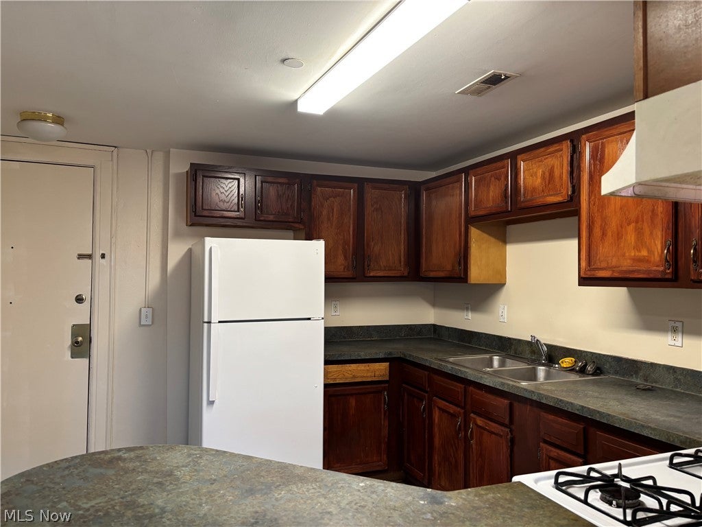 Photo of 5644 Broadway Avenue #201, Cleveland, OH 44127 (MLS # 5191472)