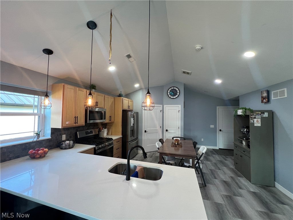 1002 Sycamore Lane