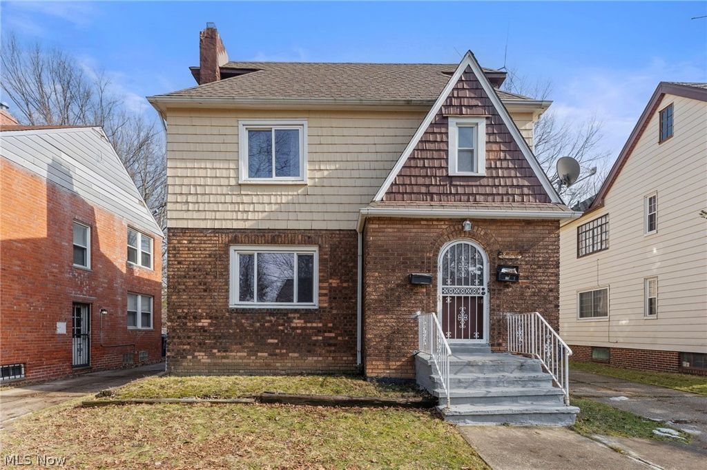 Photo of 876 Eloise Drive, Cleveland, OH 44112 (MLS # 5187599)