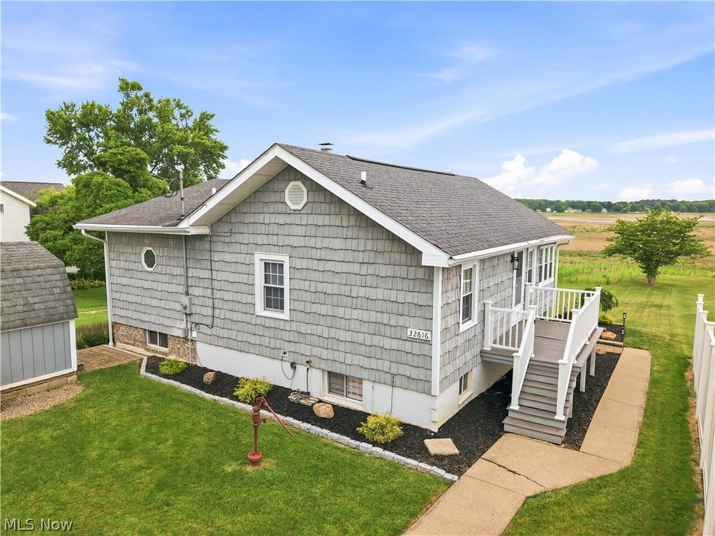 Photo of 32616 Wooddale Drive, Lisbon, OH 44432 (MLS # 5222834)