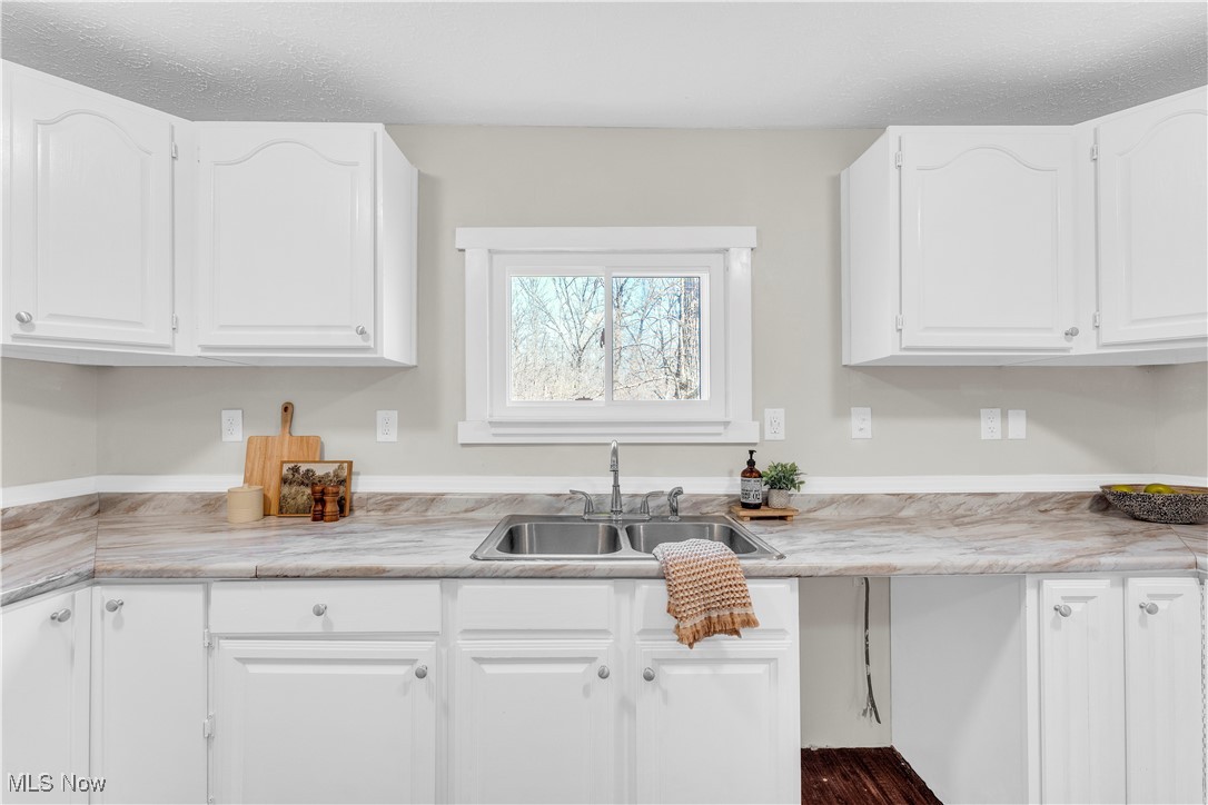 4238 Laurel Road, Lorain, Ohio image 10