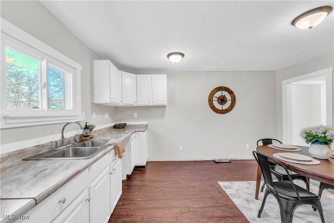 4238 Laurel Road, Lorain, Ohio image 12