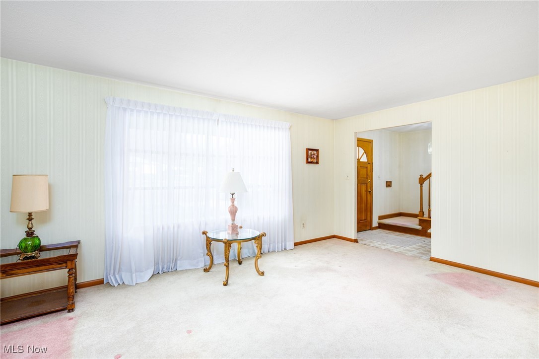 6450 Hawthorne Circle, Parma, Ohio image 10