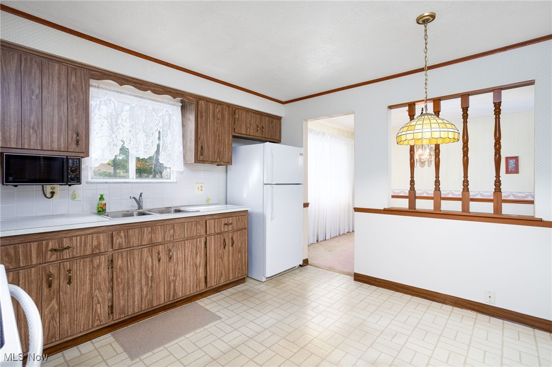 6450 Hawthorne Circle, Parma, Ohio image 11