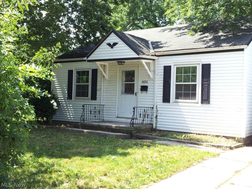 Perfect & cozy ranch-style home available for rent!  Features 2 bedrooms & 1 bath, laundry room/ mud room for additional storage & appliances included. 
Pets on a case by case basis with additional $25 monthly pet rent. No Section 8.