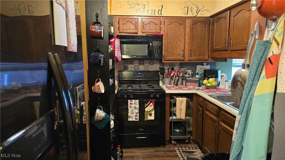 Society Manor Condo Ph 03 - Residential