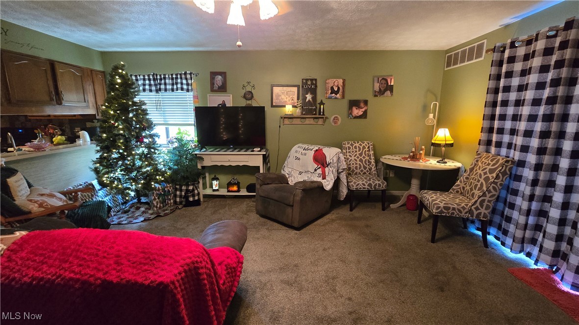 Society Manor Condo Ph 03 - Residential