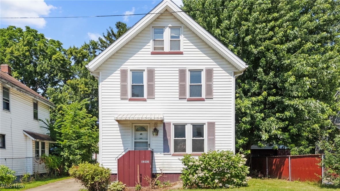 Whether you're looking for an investment property or you're looking for a home to live in, don't overlook this one. With 3 bedrooms, 1.5 baths, and over 1,300 square feet, this property has what you need. A large living room and dining room lead to a good-sized kitchen with ample storage. Off the kitchen is a 1/2 bath, which makes having friends and family over just that more convenient. The 2nd floor has 3 bedrooms and a full bath. The 3rd floor can be an additional bedroom, a game room, or simply some great storage. Outside, you find a 1 car garage, a storage shed and a nicely shaded back yard.