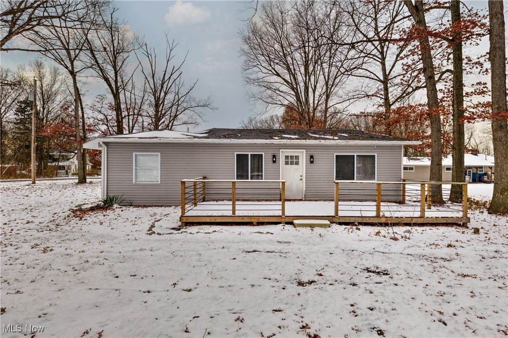 Photo of 456 Mcdonald Avenue, McDonald, OH 44437 (MLS # 5174736)