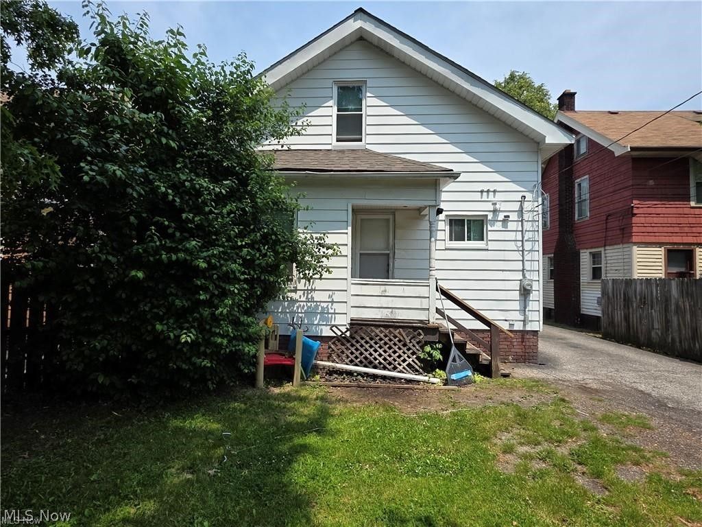 Photo of 3270 Berkshire Road, Cleveland Heights, OH 44118 (MLS # 5196582)