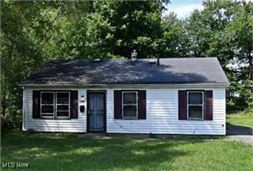 This home features three bedrooms, eat-in kitchen, living room and one full bath. Cash deals ONLY. Seller will make NO repairs.