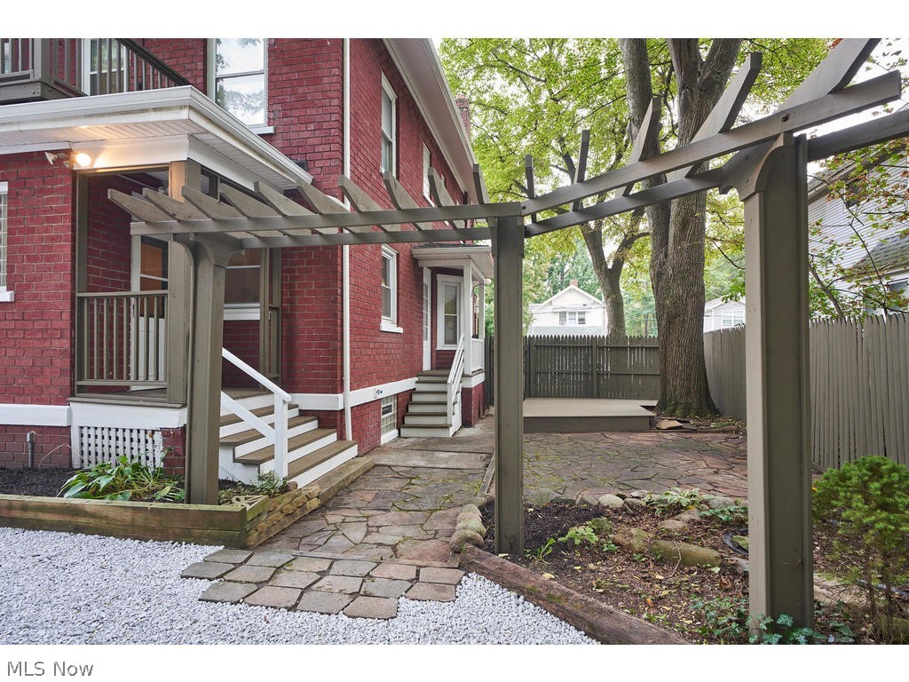 K & W - Residential Income