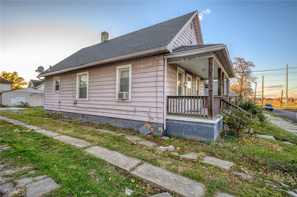 Photo of 124 Maryland Avenue, Toledo, OH 43605 (MLS # 5175591)