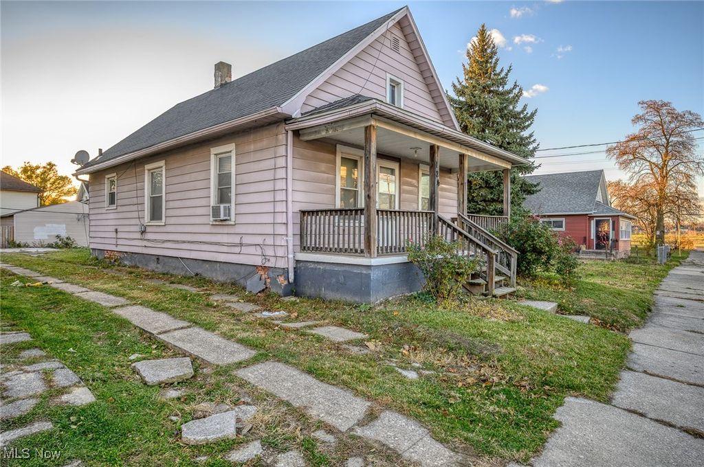 Photo of 124 Maryland Avenue, Toledo, OH 43605 (MLS # 5175591)