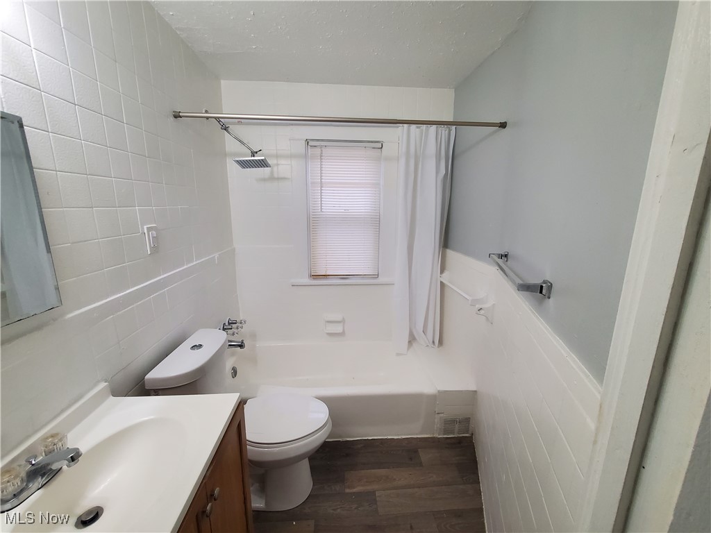 Cleveland, Ohio 44105, United States, 3 Bedrooms Bedrooms, ,1 BathroomBathrooms,Residential,Active,148929