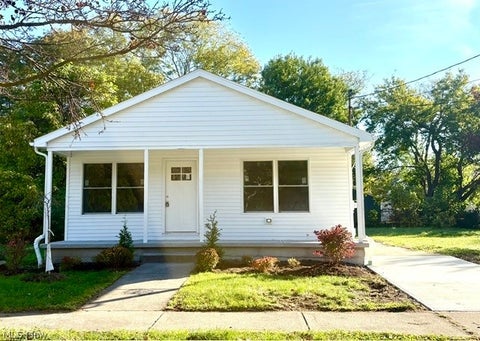 Photo of 2193 33rd Street E, Cleveland, OH 44115 (MLS # 5254935)