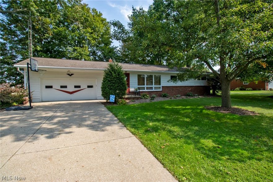 Very nice Triway ranch home on a quiet cul-de-sac street.  3 bedrooms 2 1/2 bathrooms.Bedrooms all have hardwood floors and the master bedroom has a half bath. Spacious eat-in kitchen with plenty of cabinets and large counter tops as well as a center island.The main bathroom has a walk-in shower. The living room has large windows that allows for natural lighting. In the lower level you'll find a rec room and full bathSpacious 2 car garage that is also where the basement stairs are located. Storage building in the backyard has electric. This is a great place to call home.