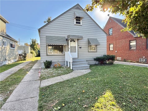 Photo of 16705 Puritas Avenue, Cleveland, OH 44135 (MLS # 5255322)