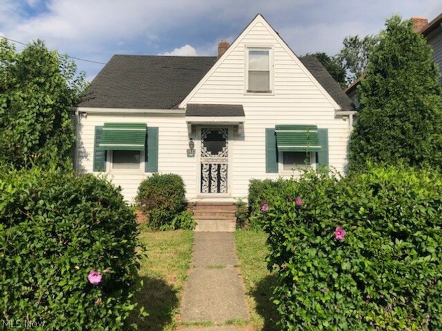 This Cape Cod features 3 spacious bedrooms and 1 full updated bathroom.  There is newer carpet and paint throughout.  The kitchen has plenty cabinet space and offers an eat in area.  This can be a great starter home or investment opportunity! Schedule your showing and make this your home.