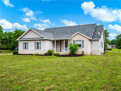 Homes For Sale - 201 Cornerstone Place<br/> Wellington, OH 44090